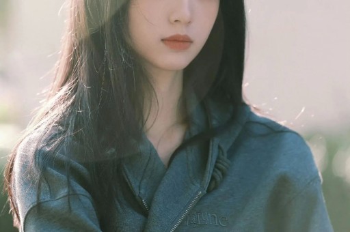陪睡陪玩已过时！又一女星自曝潜规则当众被强吻、伸手进裤子