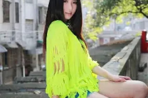 网红司晓迪直播骂白鹿“素颜普通、媚男看不起人”！评论区翻车连闺蜜都拆台蹭热度翻车最快的一次