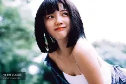 易易紫曝明星翻红后会耍大牌:红了之后就会耍大牌身边有很多 易易紫曝明星翻红后会耍大牌:红了之后就会耍大牌身边有很多